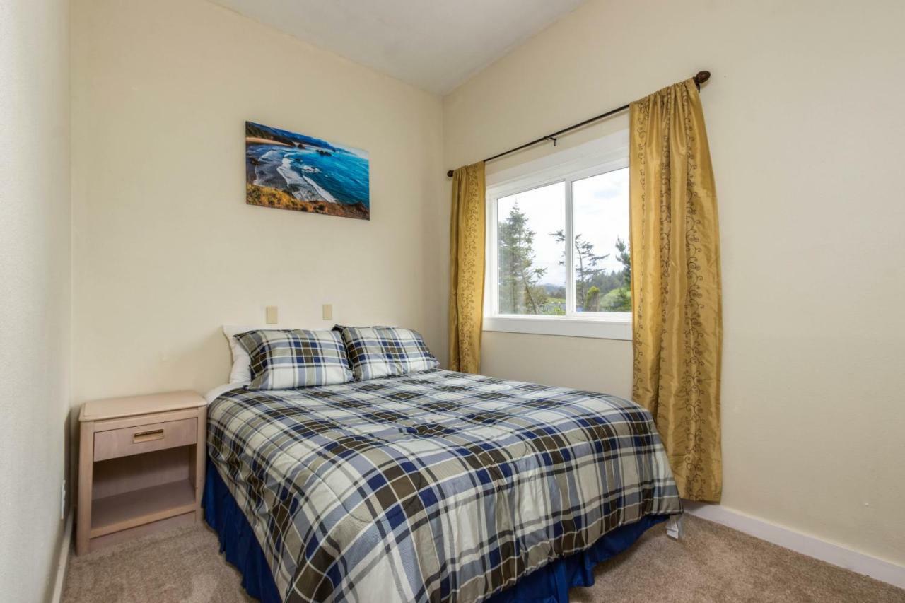 Sandstone Point Hotel Lincoln City Szoba fotó
